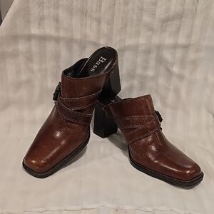 Bass Brown Leather Mules with Square Toe and Block Heel